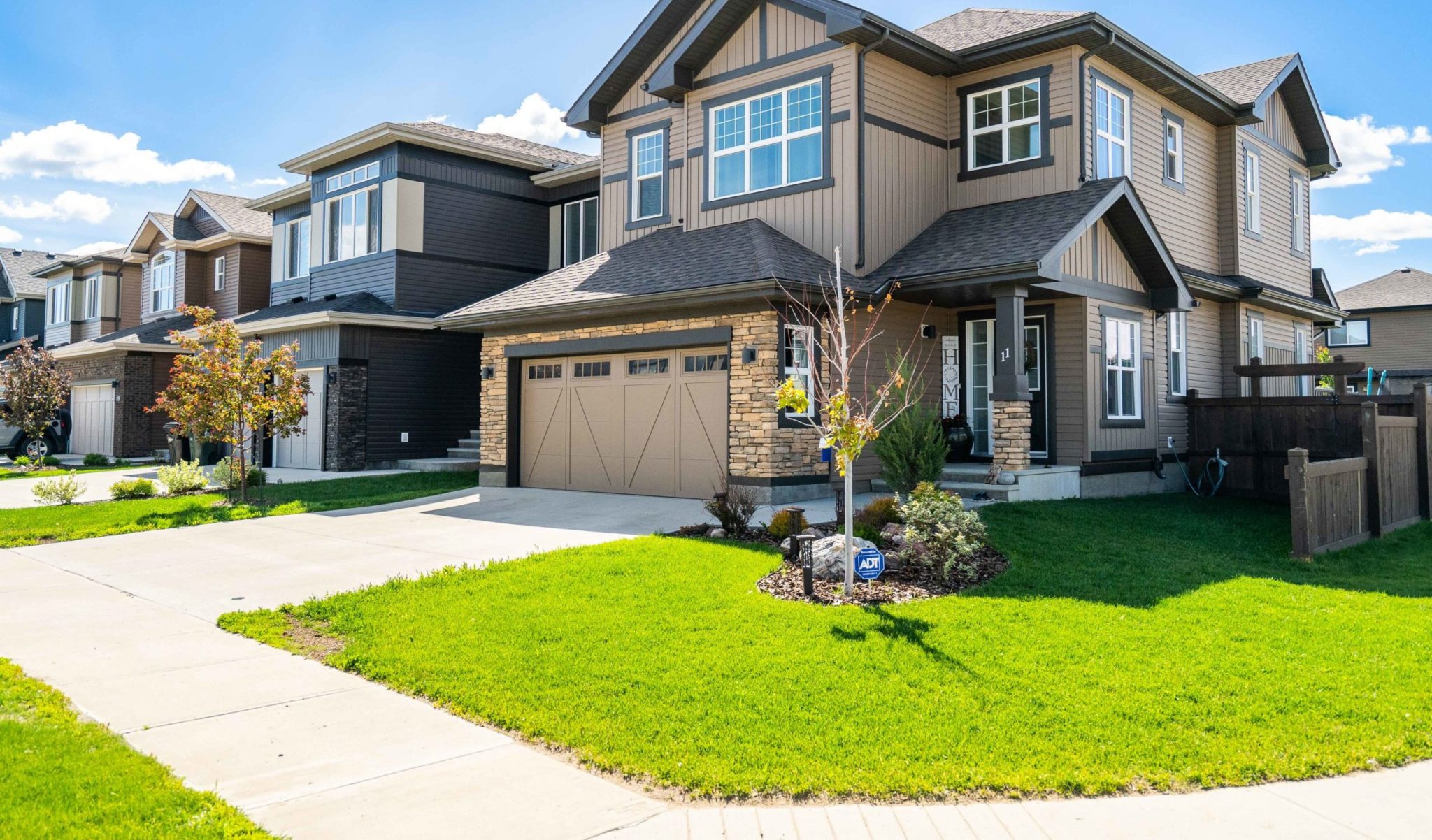 Single Family & Duplex Show Homes in Spruce Grove Prescott